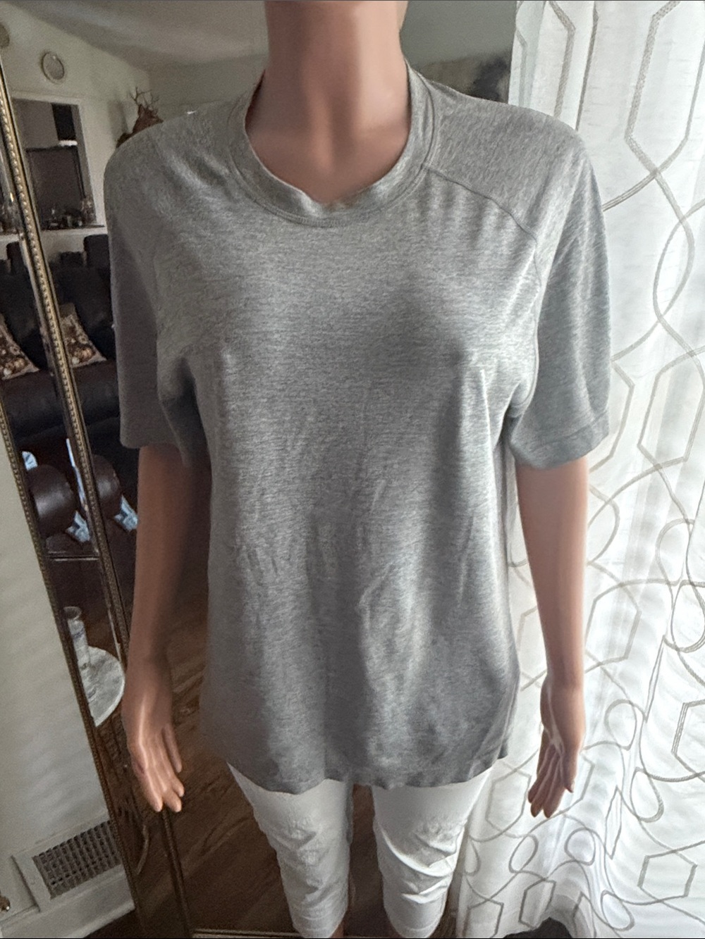 Classic Women's Grey Short-Sleeve Crewneck Top
